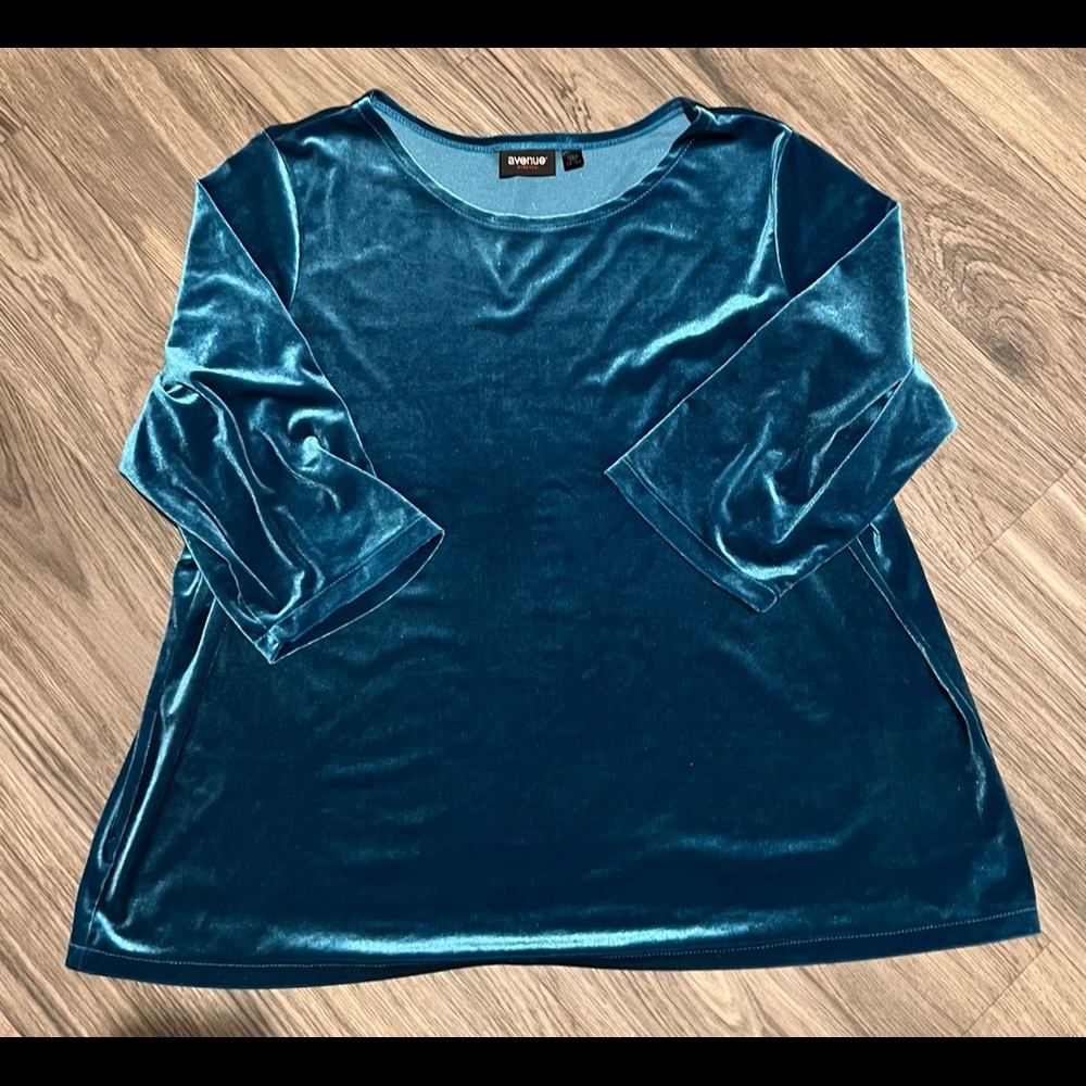 Avenue Stretch Blue Velvet 3/4 Sleeve Shirt Size 26/28